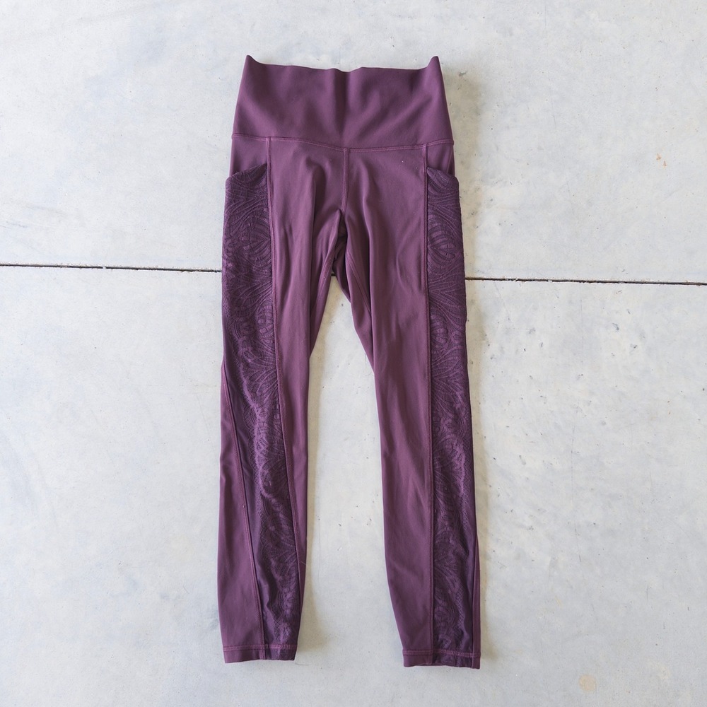 Athleta Salutation Stash II Lace 7/8 Tight Leggings XS Purple Pockets